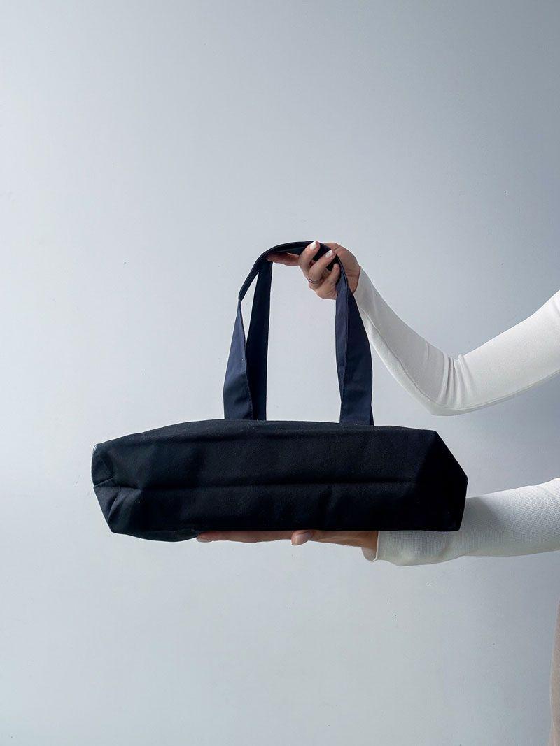 Чорна шопер-сумка з саржі з зовнішньою кишенею - стильна та міцна екосумка для міста і покупок без друку, розмір: 35см х 40см х 7см