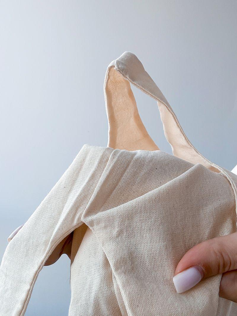 Бежева сумка з натуральної саржі з ручками різної довжини — одна ручка протягується в іншу, утворюючи зручний мішечок для покупок, без друку, розмір: 30см х 30см х 7см