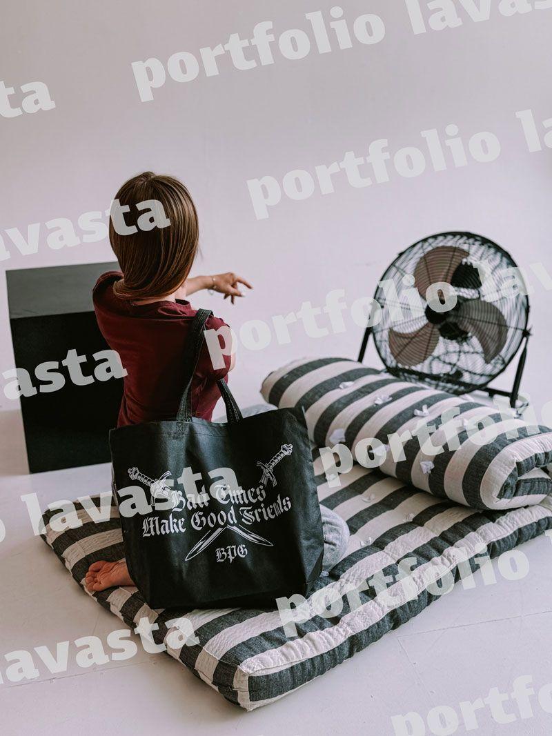 Чёрная сумка-шоппер из спанбонда – лёгкая экосумка для покупок и промо-акций без печати размер: 50/47см × 37см × 15см