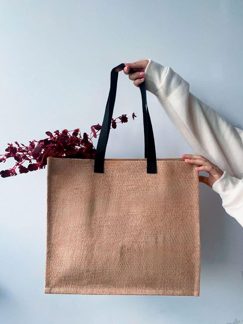 Объемная жесткая сумка из ламинированного джута без печати Размер: 40см х 35см х 20см