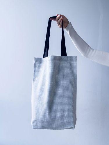 Шопер із двонитки сірого кольору в білий горошок із чорними ручками — стильна екосумка для покупок та щоденного використання без друку розмір: 35см х 45см х 10см