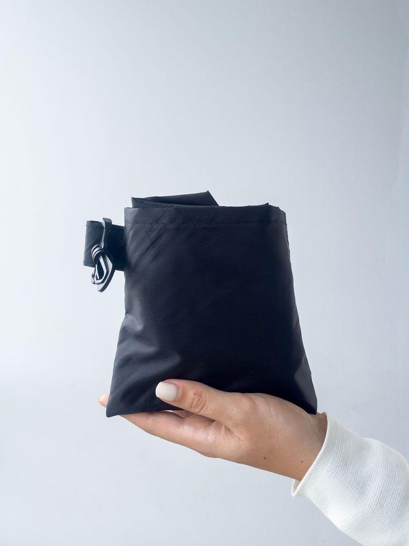 Чёрная сумка-пакет из плащевки с боковым карманом - лёгкая складная экосумка для покупок и повседневного использования без печати размер: 55см × 70см