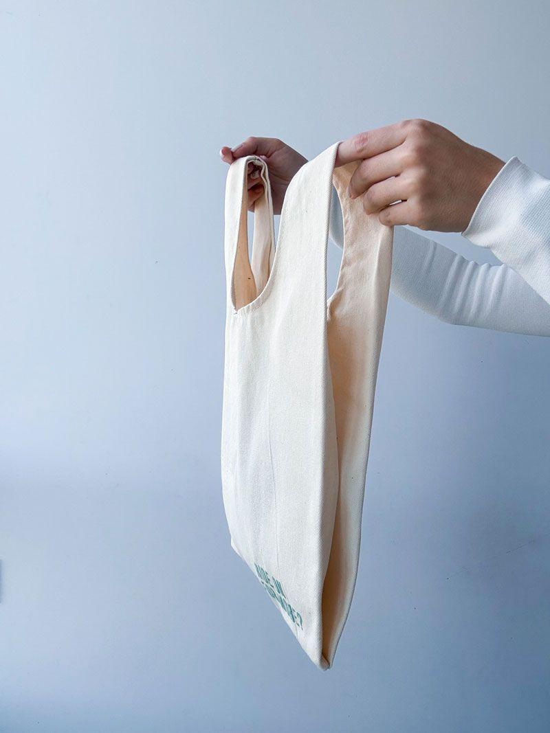 Сумка-пакет із натуральної тканини в японському стилі - мінімалістична бежева еко-сумка з короткими ручками для щоденного використання без друку розмір: 30 см х 30 см х 7 см