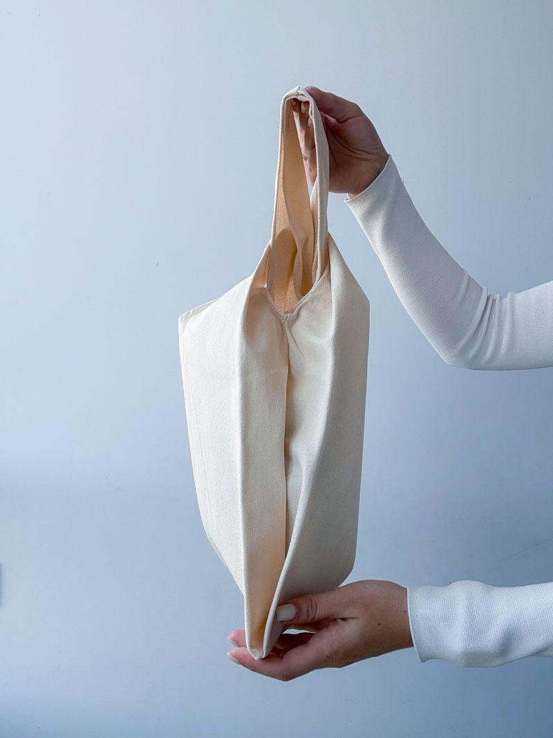 Сумка-пакет із натуральної тканини в японському стилі - мінімалістична бежева еко-сумка з короткими ручками для щоденного використання без друку розмір: 30 см х 30 см х 7 см