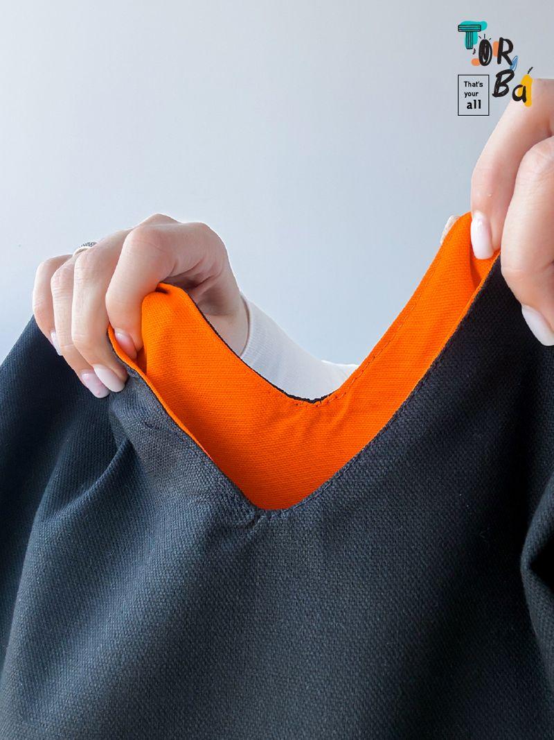 Черная сумка-пакет из натуральной ткани, с яркой оранжевой подкладкой, без печати, размер: 43см х 80см